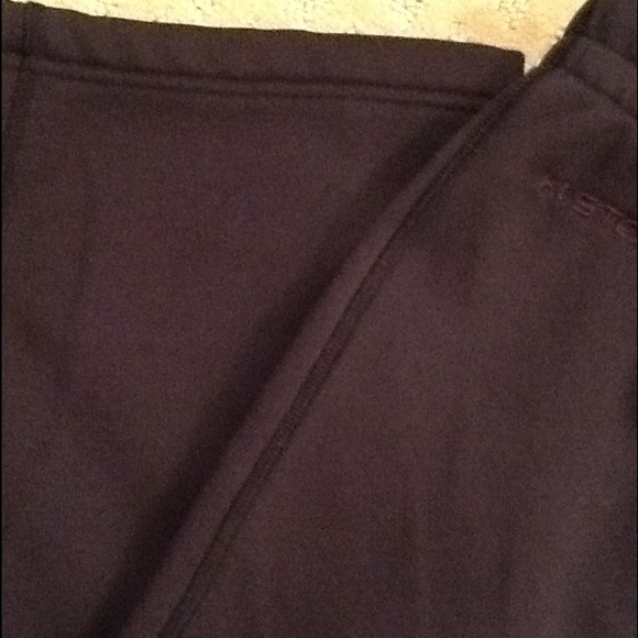 🎉 Woman’s XS or youth xl semi fitted Under Armour - Picture 3 of 8